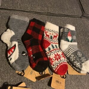 Northeast Outfitters Cozy Cabin Socks Youth (Bundle Of 4 Pair) NWT 🌴